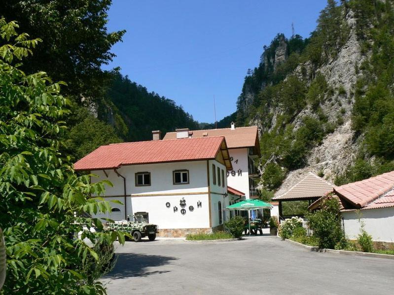 Семеен Хотел Орфей Teshel Exterior photo